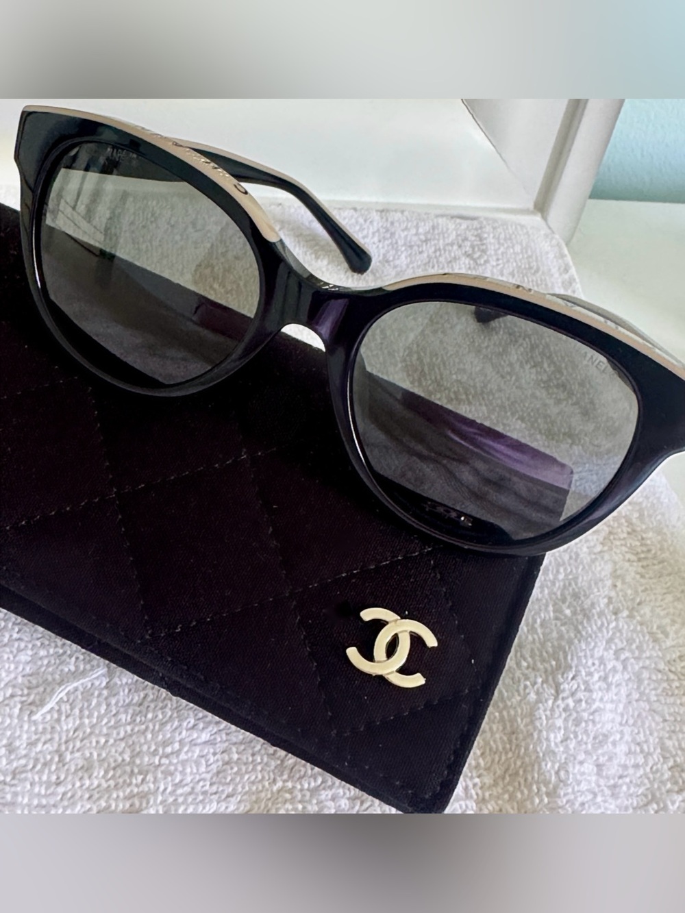 CHANEL Black and Beige Cat-Eye Sunglasses